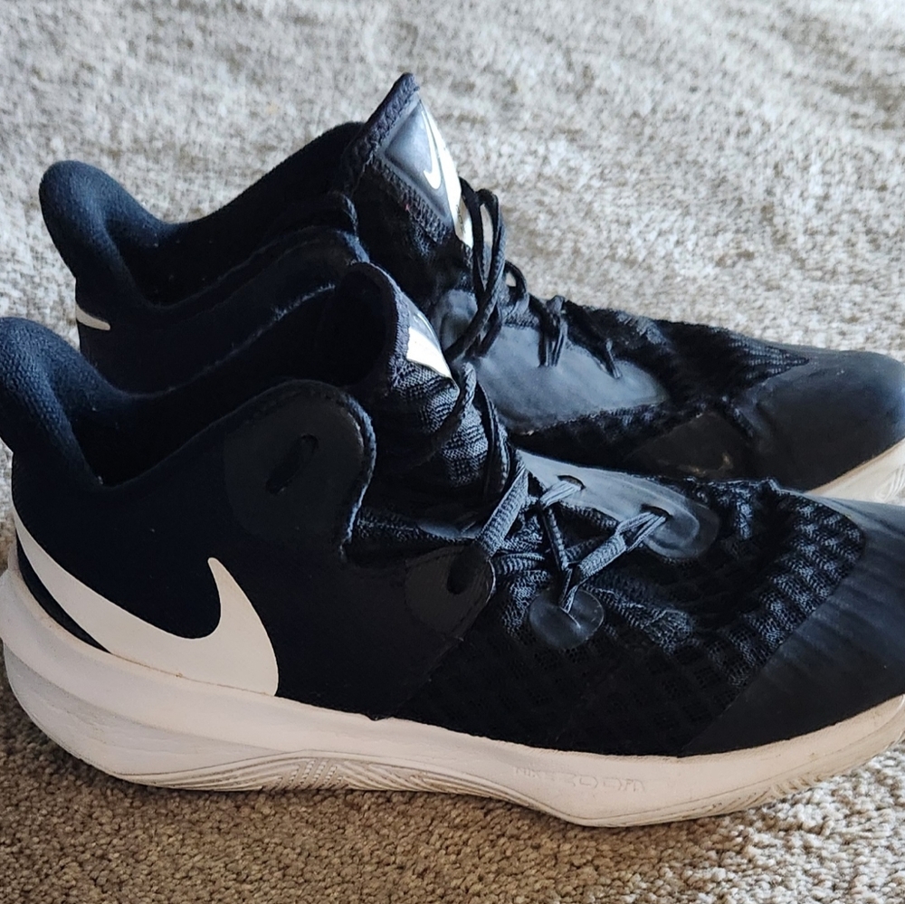 Nike Zoom Hyper Speed Court shoes Women's size 7